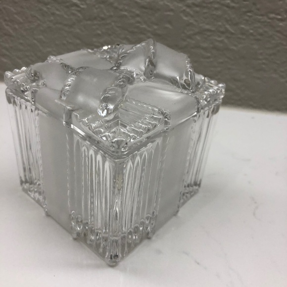 AnnaHutte Square Bow 3 1/4" Trinket Box Germany - Picture 9 of 9